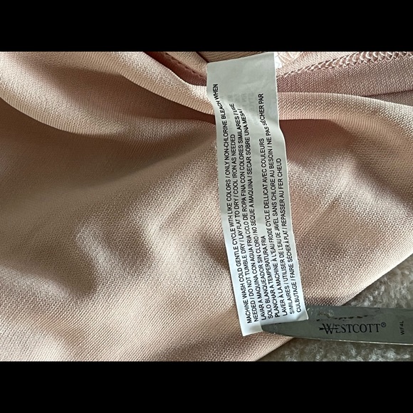 ⭐️ Bogo ⭐️ 🎈Eloquii peach Sz 18 cold shoulder top blouse - Picture 10 of 13